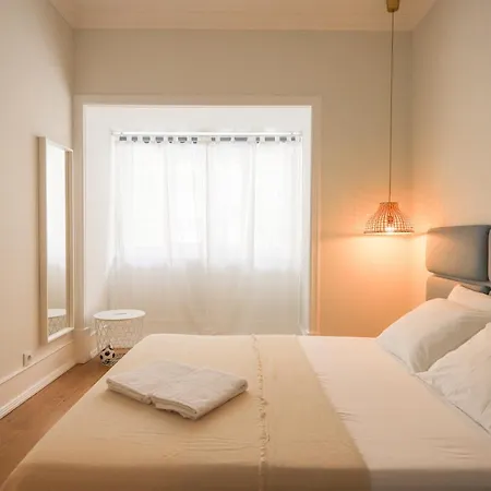Apartment Bright 2, Fully Renovated In Center Lisbon