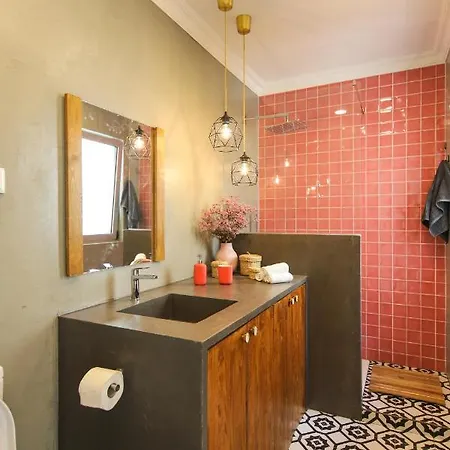 Bright 2, Fully Renovated In Center * Lisbon