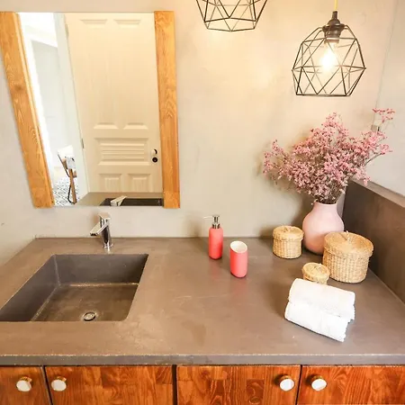 Apartment Bright 2, Fully Renovated In Center Lissabon