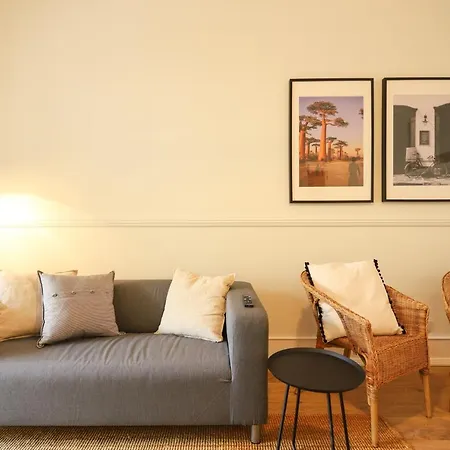 Bright 2, Fully Renovated In Center Apartment Lissabon